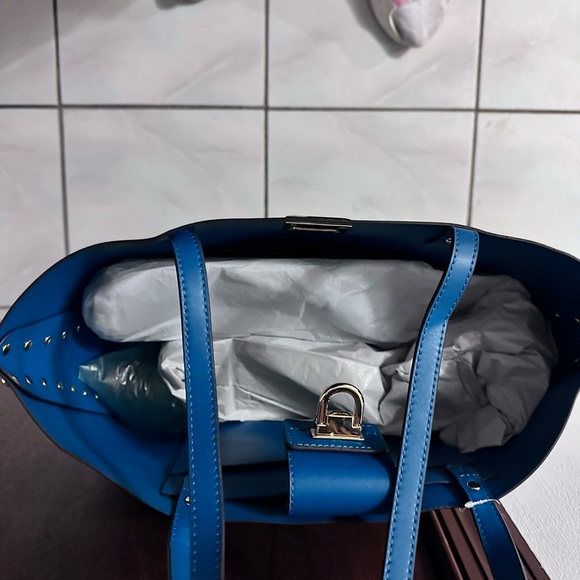 LAST CHANCE DEAL MK HANDBAG BRAND NEW WITH TAGS NEVER USED - Picture 2 of 7